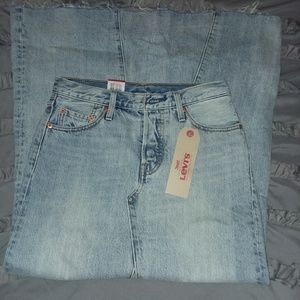 °Levi Light Wash Denim Skirt°